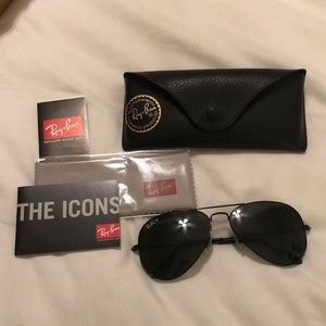 POLARIZED RAY-BAN AVIATORS